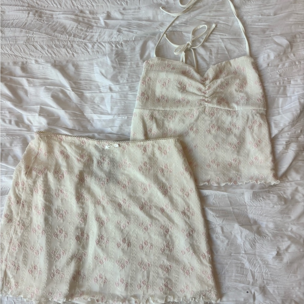 Garage Cream and Pink Set
